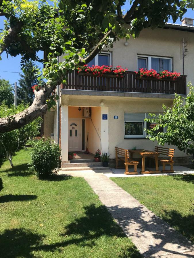 Guest House Josipović Korenica Extérieur photo